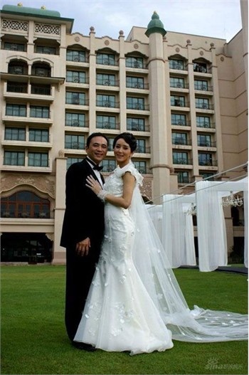 Hồ Tịnh và chồng.