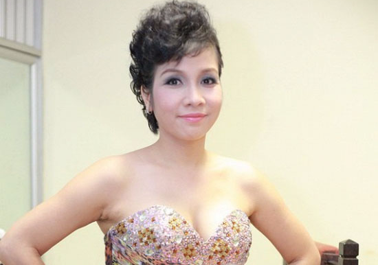 Sao Viet nguoi long lay - ke tham hoa voi vay sequin hinh anh