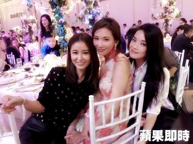 Cô khẳng định không muốn đón hoa cưới, chủ động chuyển cho Lâm Chí Linh.