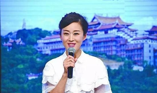 MC Lâm Lệ Nhàn qua đời vì bị bố chống giết hại.