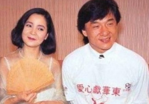 Han tinh Dang Le Quan - Thanh Long va cu dien thoai cuoi doi hinh anh