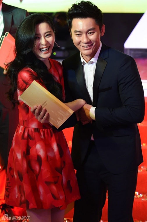 Phạm Băng Băng - Lý Thần không có mặt dù trước đó khẳng định chắc chắn thu xếp mọi công việc trong ngày vui Huỳnh Hiểu Minh.