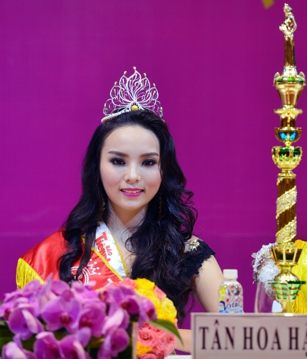 Kỳ Duyên bị chê xấu khi đăng quang