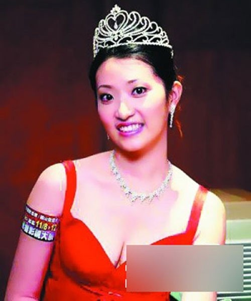 Tạ Y Kỳ từ bỏ con đường chính thống với học thức để chạy theo đồng tiền không sạch.