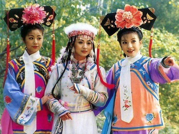 Lưu Đan (giữa): Nàng Hương Phi xinh đẹp, tài năng đoản mệnh.