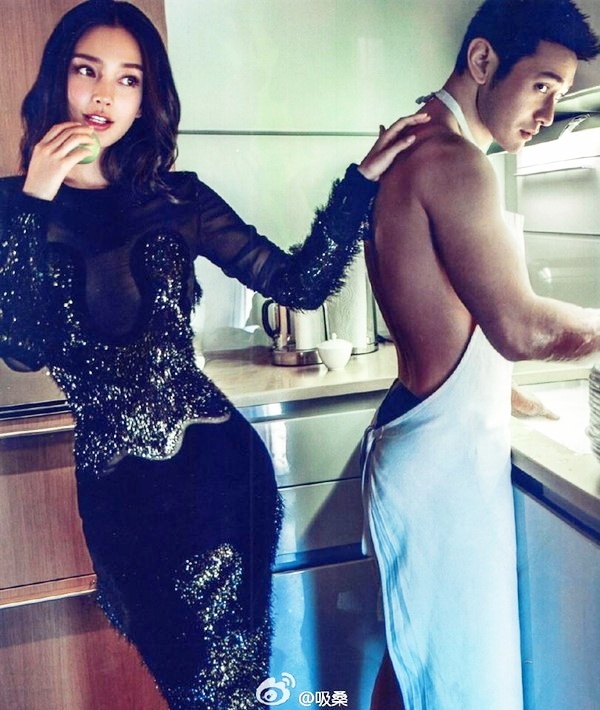 Vì Angelababy, Huỳnh Hiểu Minh sẵn sàng cởi trần, đứng bên bồn rửa bát.