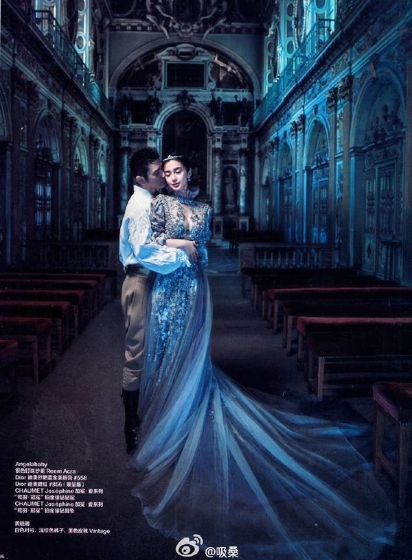 Những khoảnh khắc bên nhau đầy bí ẩn.