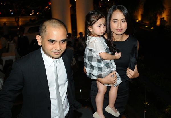 Vợ chồng Đức Trí - Ngọc Anh bên cô con gái giống cha như lột