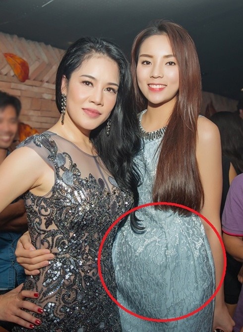 Bộ váy khiến cho vóc dáng của Kỳ Duyên hoàn toàn thay đổi và trở nên kỳ dị. Thậm chí, nhiều khán giả nhận xét vui rằng cô giống như đang mang bầu. 