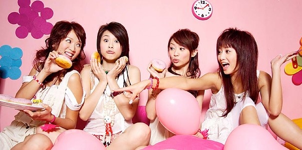 Nhóm 7F với 4 thành viên: Trần Kiều Ân, Hồng Kiều, Vy Như,