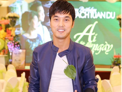 Ung Hoang Phuc mot minh du sinh nhat Quach Tuan Du hinh anh