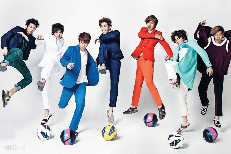 Inffinite luôn được khen ngợi khi đối xử tốt với fan như chính các thành viên đối xử với nhau. Rất nhiều lần, Infinite khiến fan ấm lòng với thái độ thân thiện và ấm áp.