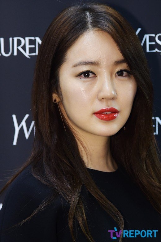 Diễn viên Yoon Eun Hye.