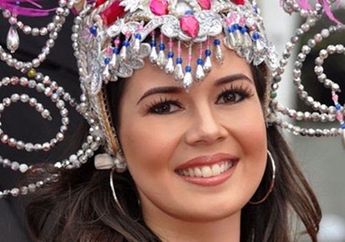 Nhung Hoa hau qua doi o tuoi doi muoi hinh anh