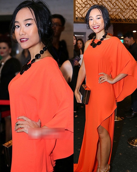 Nữ ca sĩ Đoan Trang trang điểm quá đậm đà khiến gương mặt cô chẳng  khác gì 