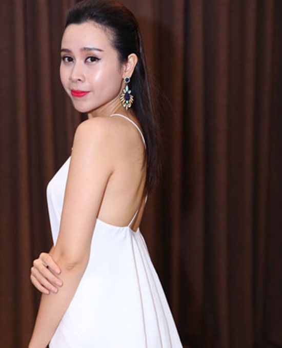 Cách sử dụng bóng mắt thiếu tinh tế khiến Hoa hậu Thùy Dung như thiếu ngủ.