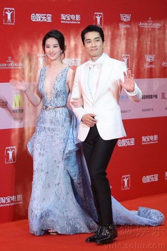 Lưu Diệc Phi - Song Seung Hun yêu nhau từ trong phim đến đời thật.