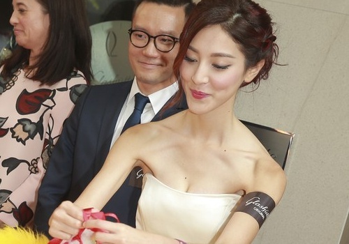 Hoa dan moi cua TVB gay tro xuong don hinh anh