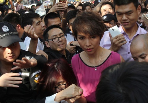 Hoa dan TVB bo su kien giua chung vi hon loan hinh anh