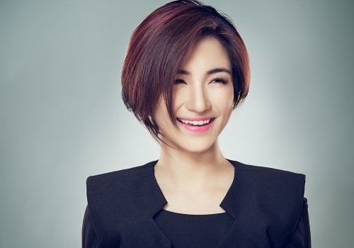 Hoa Minzy khang dinh khong dua hoi Cong Phuong hinh anh