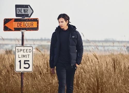 Won Bin đóng quảng cáo đều đặn nhưng liên tục từ chối đóng phim.