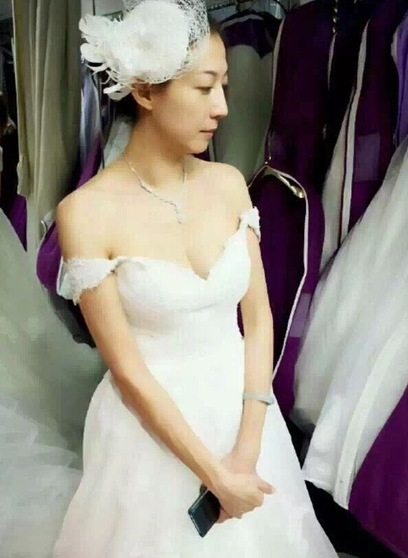 Cựu Hoa hậu từng mơ mộng là vợ Thành Long.