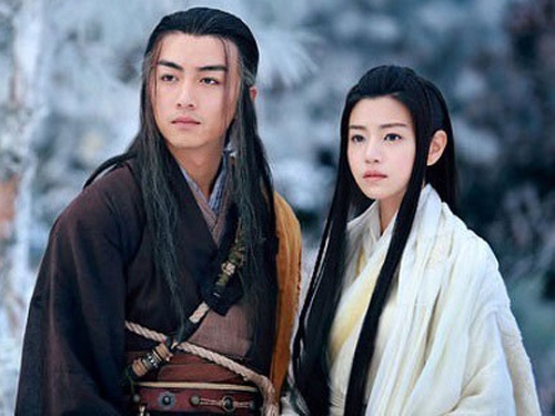 Tran Nghien Hy duoc ban trai kem tuoi cau hon o Paris hinh anh