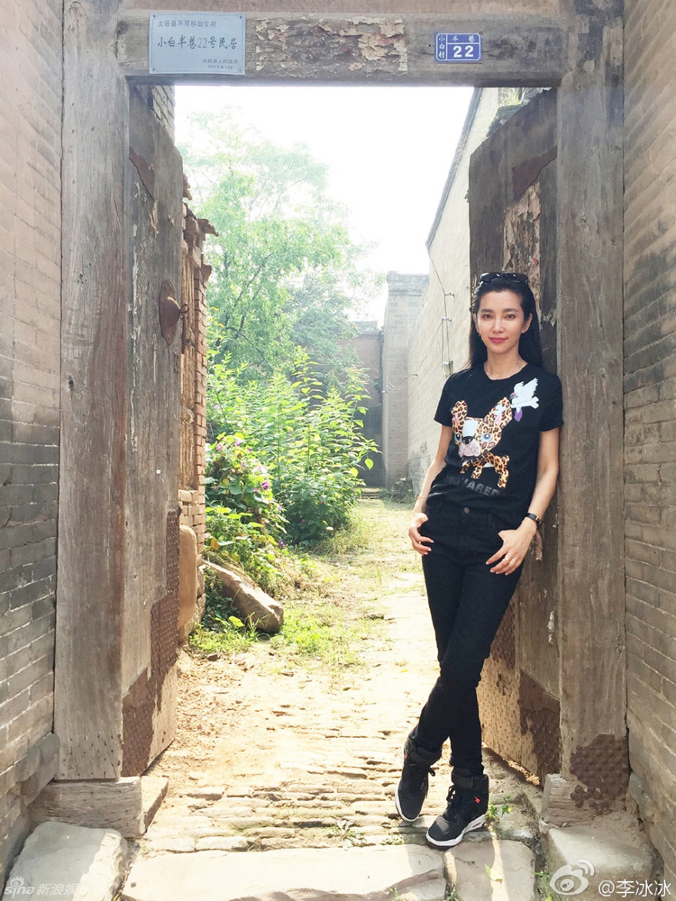 Ở tuổi tứ tuần, nữ diễn viên vẫn giữ được sự trẻ trung và nét dịu dàng.