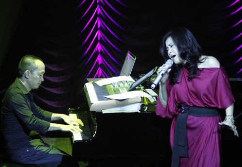 Cuối năm 2001 - đầu năm 2002, gia đình Quốc Trung - Thanh Lam đổ vỡ.Nói về Thanh Lam, Quốc Trung xót xa nói: 