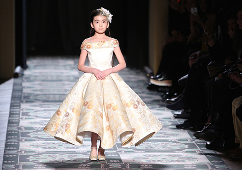 Trong lo luyen mau nhi: Dang sau nhung long lanh hinh anh