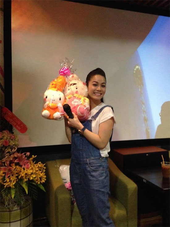 Kim Anh giản dị nhưng không kém phần cuốn hút.