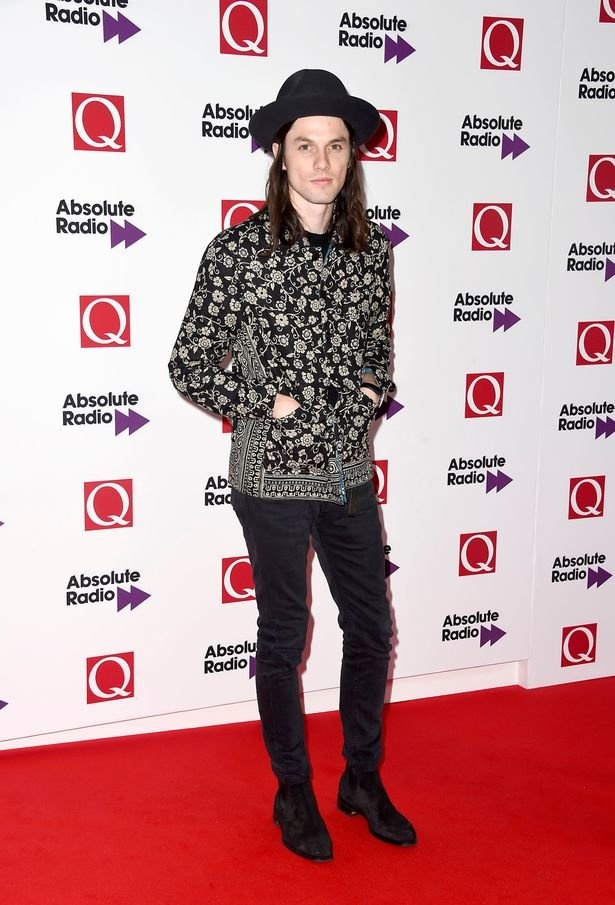James Bay trên thảm đỏ Q Awards. Ảnh: Mirror