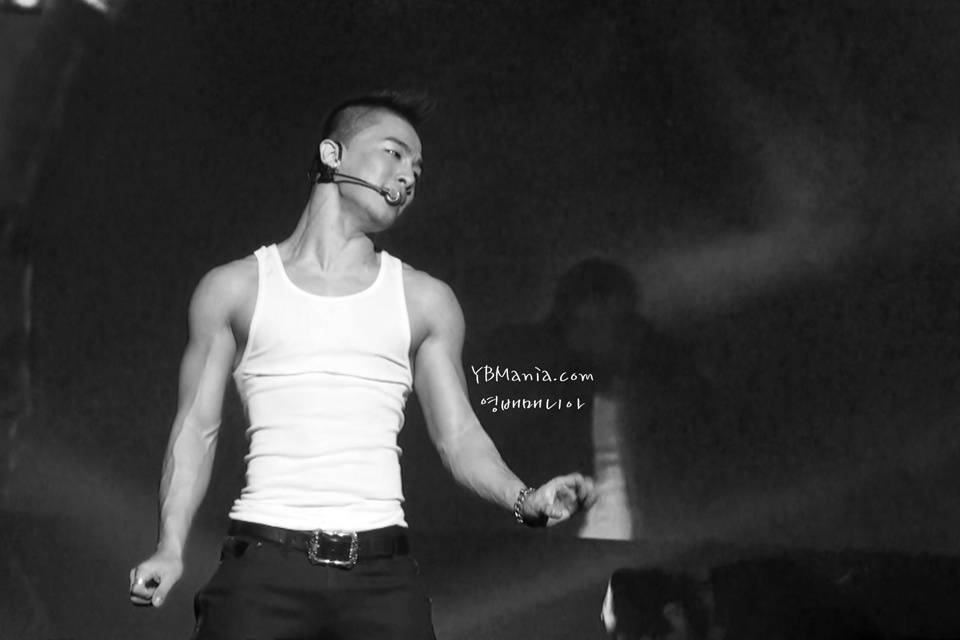 Không ít biên đạo nhảy, vũ công chuyên nghiệp đã hết lời khen ngợi khả năng bộc lộ cảm xúc trong mỗi bước nhảy đầy tinh tế của Tae Yang.