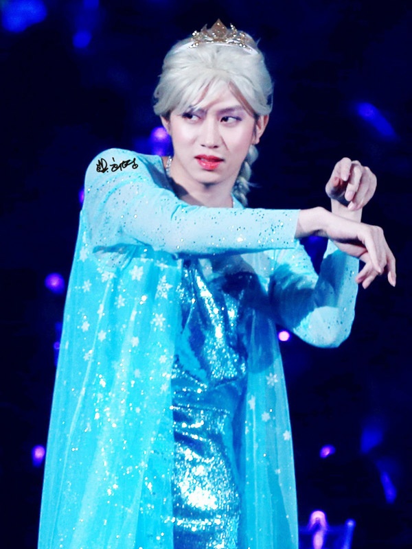 Heechul (Super Junior) hóa thân thành Nữ hoàng băng giá.