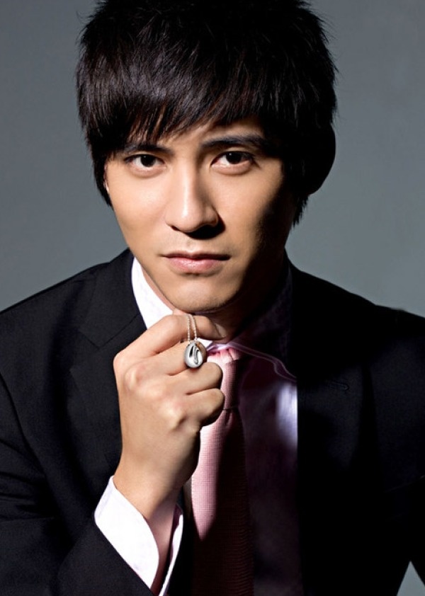 Cuối cùng, Châu Du Dân cũng “làm nên chuyện” khi thể hiện khá mượt nhân vật Lục Dĩnh Phong - chàng lãng tử bảnh bao, dễ thương, lúc nào cũng ngậm một cây kẹo mút. Sau Cơn lốc tình yêu, anh cùng nhóm F4 liên tiếp có nhiều thành công, đạt đến đỉnh cao sự nghiệp. Năm 2008, sau 7 năm miệt mài gắn vó với dòng phim thần tượng, anh bất ngờ nói lời chia tay để theo đuổi sự nghiệp điện ảnh cùng phim truyền hình chính thống.