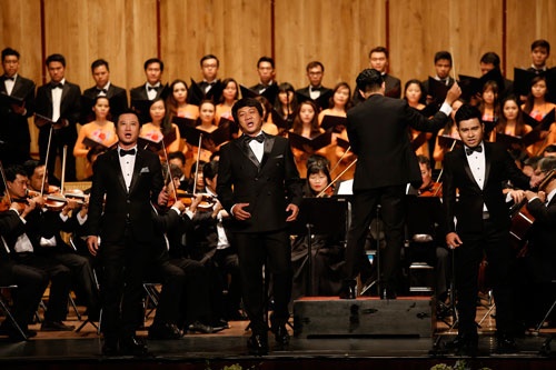 Những tiết mục pop kết hợp với dàn nhạc giao hưởng đang rất được yêu thích hiện nay Ảnh: Hoàng Sơn