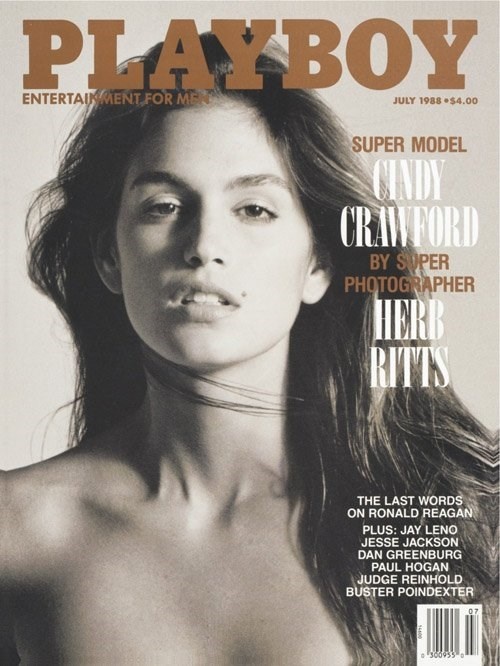 Siêu mẫu Cindy Crawford trên bìa Playboy vào năm 1988. Đây là một trong những bức hình ấn tượng bậc nhất của cô.