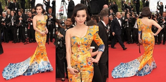 Phạm Băng Băng từng trở thành tâm điểm chú ý tại LHP Cannes 2010 khi diện chiếc váy có thiết kế lấy ý tưởng từ long bào.