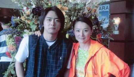 Đả nữ ngoại tình khi sống với chồng (ảnh).