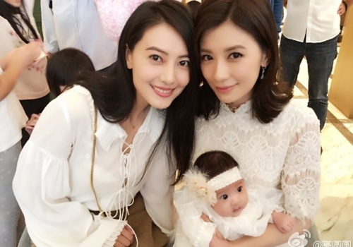 Gia Tinh Van mo tiec mung con gai hinh anh