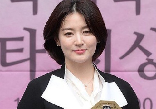 Lee Young Ae tre trung tuoi 44 hinh anh