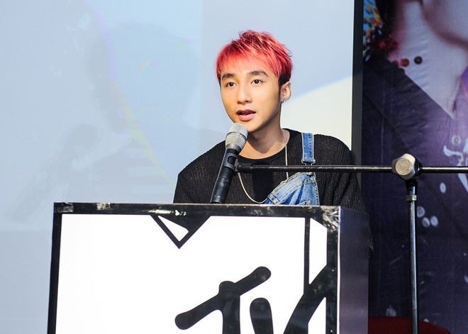 Son Tung thua dai dien Trung Quoc tai MTV EMA hinh anh