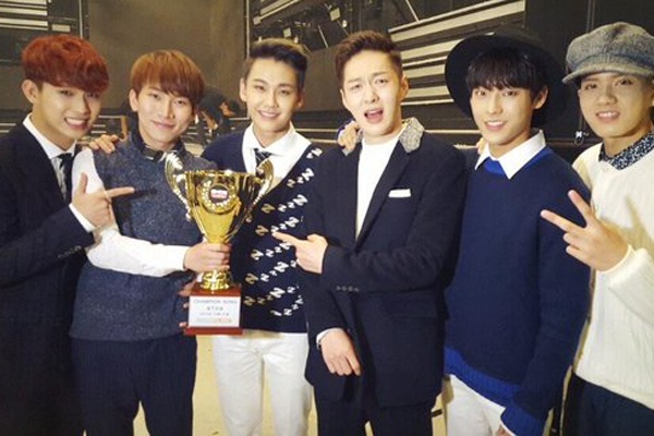Khan gia nghi ngo chien thang cua BTOB truoc Taeyeon hinh anh