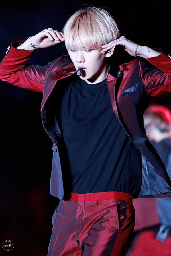 hay Baekhyun (EXO) cực ưa chuộng trên sân khấu.