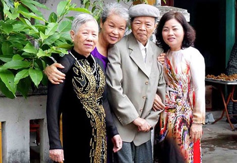 Nhà thơ Phạm Ngọc Cảnh trong một lần về thăm quê Hà Tĩnh.