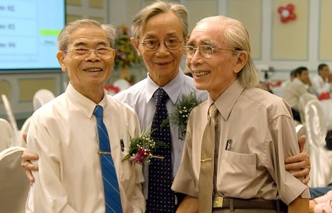 Nhà văn Thy Ngọc (bên trái) và nhạc sĩ Phan Huỳnh Điểu (bên phải).