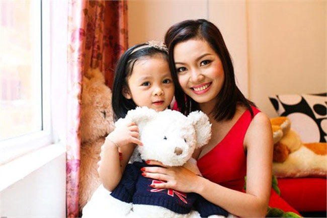 Ca khuc Ve nha - Ca si Ngoc Anh danh tang con gai hinh anh