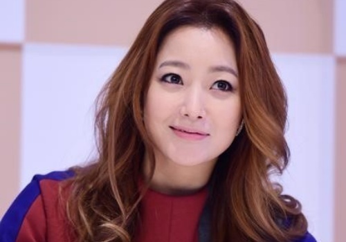 Kim Hee Sun tre dep o tuoi U40 hinh anh