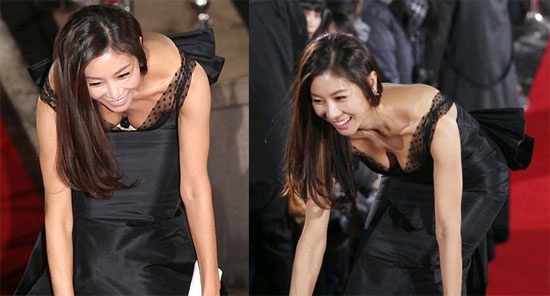 Một khoảnh khắc Han Eun Jung chỉ biết cười trừ sau khi vấp ngã trên thảm đỏ lễ trao giải KBS Drama Awards.