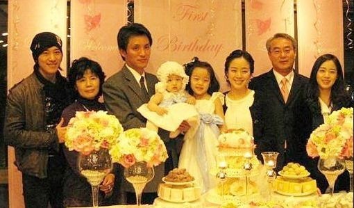 Gia đình nữ diễn viên Kim Tae Hee.